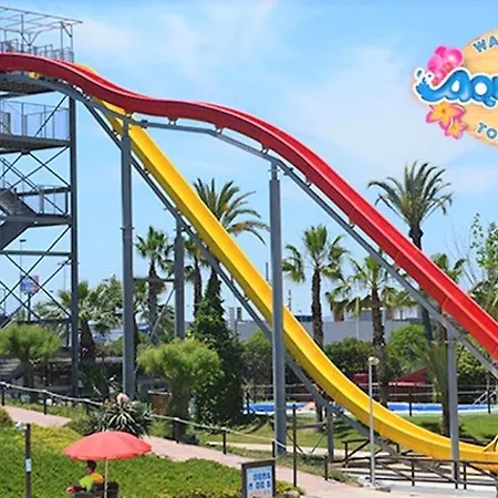 With Pool, Sea Views & Balcony Less Than 10min Walk To La Mata Beach! *