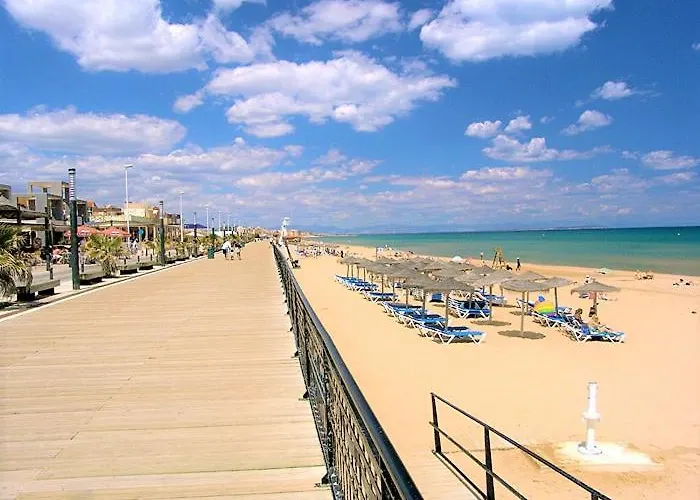 With Pool, Sea Views & Balcony Less Than 10min Walk To La Mata Beach! Torrevieja