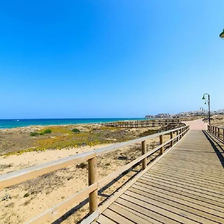 With Pool, Sea Views & Balcony Less Than 10min Walk To La Mata Beach! 托雷维耶哈
