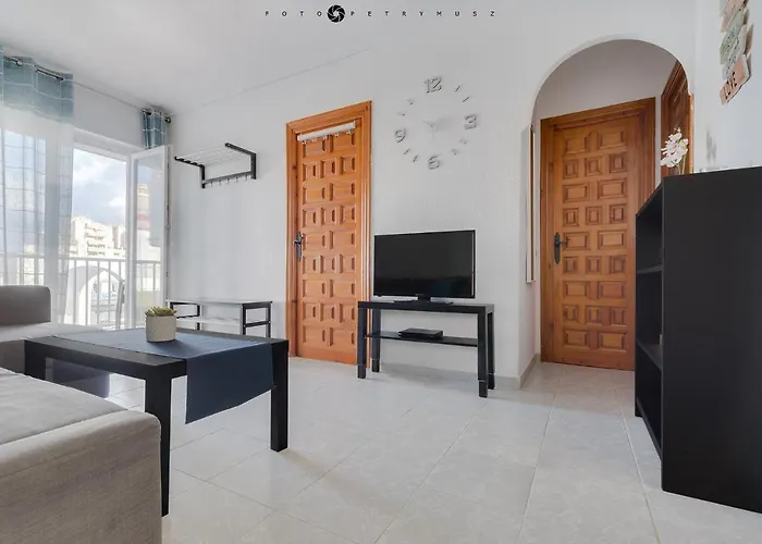 With Pool, Sea Views & Balcony Less Than 10min Walk To La Mata Beach! *