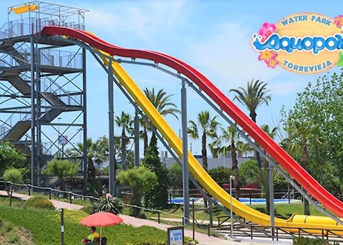 With Pool, Sea Views & Balcony Less Than 10min Walk To La Mata Beach! *